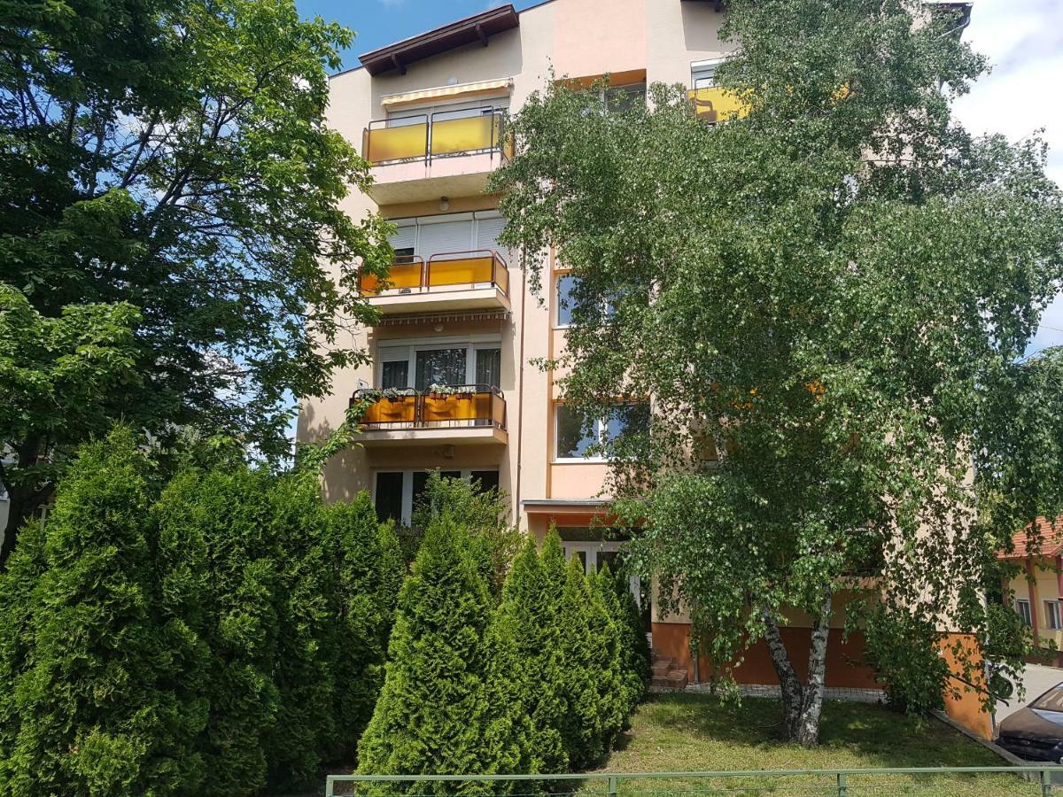Bazsi Apartman Siófok Exterior foto