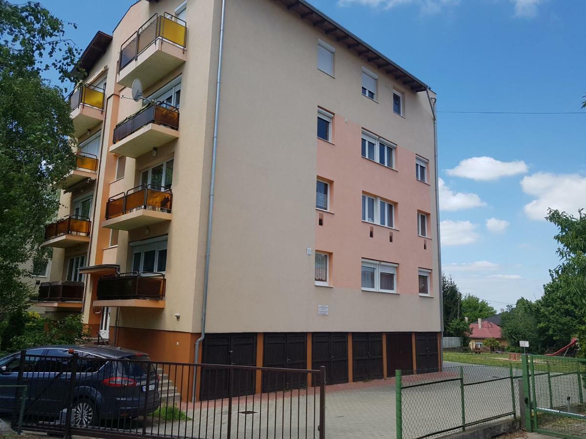 Bazsi Apartman Siófok Exterior foto